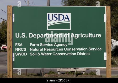 Tipton - circa Ottobre 2022: USDA Service Center. Il Dipartimento dell'Agricoltura degli Stati Uniti è responsabile delle leggi relative all'agricoltura, alla silvicoltura e al cibo. Foto Stock