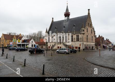 Damme, Regione Fiamminga - Belgio - 04 04 2021 la storica Piazza del mercato Vecchio Foto Stock