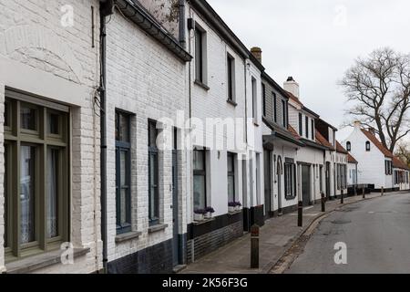 Damme, Regione Fiamminga - Belgio - 04 03 2021 Case residenziali tradizionali nella campagna belga Foto Stock