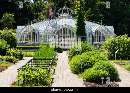 Meise, Fiandre - Belgio - 02 09 2021 la serra Balat e il giardino Foto Stock