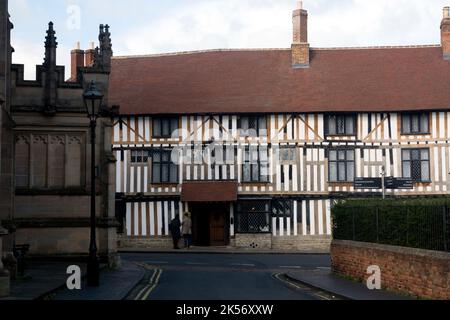 Hotel Indigo visto da Chapel Lane, Stratford-upon-Avon, Warwickshire, Regno Unito Foto Stock