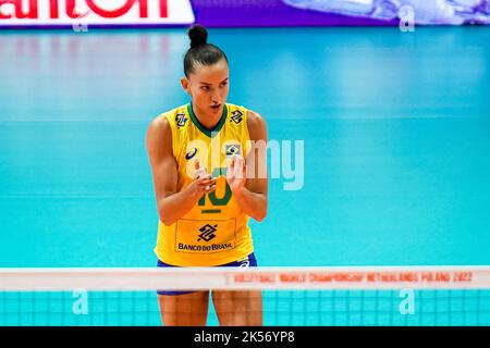 ROTTERDAM, PAESI BASSI - OTTOBRE 6: Gabriela Braga Guimaraes del Brasile festeggia un punto durante la partita di Pool e fase 2 tra Brasile e Porto Rico il giorno 13 del Campionato Mondiale FIVB Volleyball Womens 2022 al Rotterdam Ahoy il 6 ottobre 2022 a Rotterdam, Paesi Bassi (Foto di Rene Nijhuis/Orange Pictures) Foto Stock