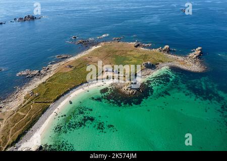 Francia, Finistere, Pays des Abers, Costa delle Legende (cote des Légendes), arcipelago di Lilia, Plouguerneau, Isola di Stagadon all'ingresso di Aber Wrac'h (vista aerea) Foto Stock