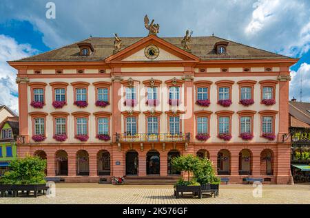 Il municipio presso la piazza del mercato a Gengenbach, Kinzigtal Valley. Baden Wuerttemberg, Germania, Europa Foto Stock