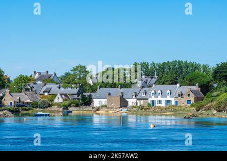 Francia, Morbihan, Belz, rive del fiume Etel, vista del porto Vieux Passage lungo il sentiero costiero o GR 34 percorso a lunga distanza Foto Stock