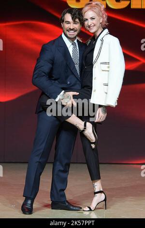 Roma, Italia. 06th Ott 2022. Angelo Madonia (l) ed Ema Stokholma (r) partecipano alla fotocall del programma "Ballando con le stelle" presso l'Auditorium Rai di Foro Italico. Credit: SOPA Images Limited/Alamy Live News Foto Stock