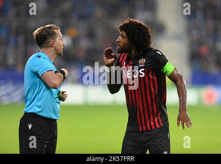 Uherske Hradiste, Repubblica Ceca. 06th Ott 2022. Dante di Nizza, a destra, durante la UEFA Conference League, 3rd° turno, Gruppo D partita 1. FC Slovacko vs OGC Nice a Uherske Hradiste, Repubblica Ceca, 6 ottobre 2022. Credit: Galibor Gluck/CTK Photo/Alamy Live News Foto Stock