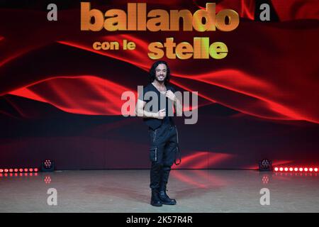 Roma, Italia. 06th Ott 2022. Moreno Porcu partecipa alla fotocall del programma "Ballando con le stelle" all'Auditorium Rai di Foro Italico. Credit: SOPA Images Limited/Alamy Live News Foto Stock