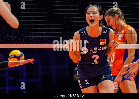 ROTTERDAM, PAESI BASSI - 6 OTTOBRE: Linyu Diao di Cina durante la partita di fase 2 del Pool e tra Cina e Paesi Bassi il giorno 13 del Campionato Mondiale di Volley FIVB 2022 al Rotterdam Ahoy il 6 ottobre 2022 a Rotterdam, Paesi Bassi (Foto di René Nijhuis/Orange Pictures) Foto Stock