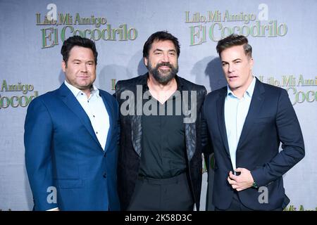 6 ottobre 2022, Madrid, Madrid, Spagna: Javier Bardem, Josh Gordon, Will Speck partecipa alla prima edizione di 'Lyle, Lyle, Coccodrillo' al Callao Cinema il 6 ottobre 2022 a Madrid, Spagna (Credit Image: © Jack Abuin/ZUMA Press Wire) Foto Stock