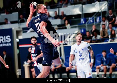 Parigi, Francia, 6 ottobre 2022, Dainis Kristopans di PSG durante la EHF Champions League, Group Phase Handball match tra Paris Saint-Germain Handball e HC PPD Zagreb il 6 ottobre 2022 allo stadio Pierre de Coubertin a Parigi, Francia - Photo Elyse Lopez / DPI Foto Stock