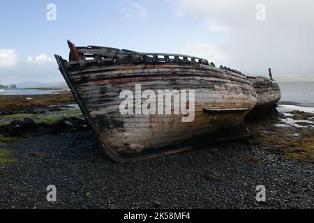 Navi naufragate, Salen, Isola di Mull, Scozia Foto Stock
