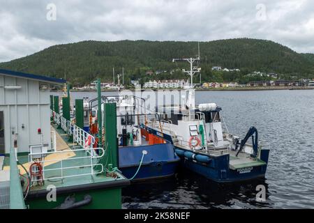 Traghetto al molo nel porto di Namsos, Norvegia Foto Stock