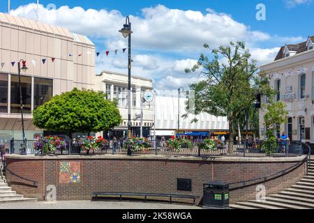 Market Hill, George Street, Luton, Bedfordshire, Inghilterra, Regno Unito Foto Stock