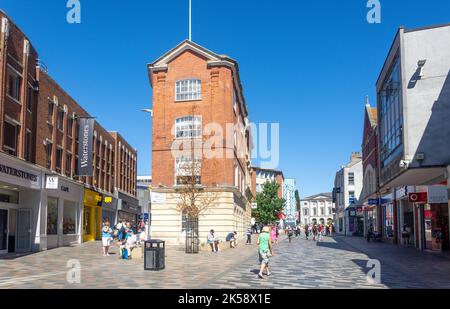 Area pedonale per High Street, Chelmsford Essex, Inghilterra, Regno Unito Foto Stock