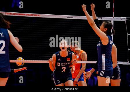 ROTTERDAM, PAESI BASSI - 6 OTTOBRE: Linyu Diao di Cina celebra un punto durante la partita di Pool e fase 2 tra Cina e Paesi Bassi il giorno 13 del Campionato Mondiale di Volley FIVB 2022 al Rotterdam Ahoy il 6 ottobre 2022 a Rotterdam, Paesi Bassi (Foto di Rene Nijhuis/Orange Pictures) Foto Stock