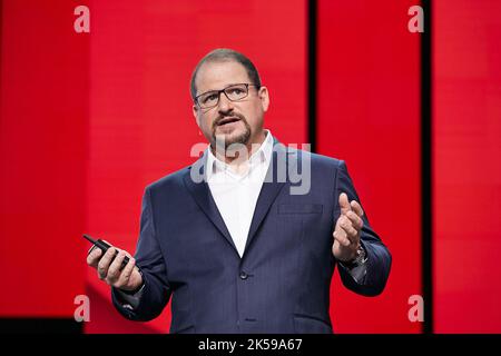 02.09.2022, Germania, Berlino, Berlino - Cristiano Amon, CEO e Presidente di Qualcomm, terrà il discorso di apertura all'IFA 2022. Qualcomm è un compan Foto Stock