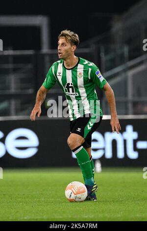 Sergio Canales (Real Betis) durante la partita di calcio della UEFA Europa League 2022-2023 tra AS Roma e Real Betis allo Stadio Olimpico di Roma su se Foto Stock