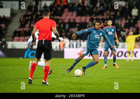 Herning, Danimarca. 06th Ott 2022. Quinten Timber (8) di Feyenoord visto durante la partita della UEFA Europa League tra FC Midtjylland e Feyenoord alla MCH Arena di Herning. (Photo Credit: Gonzales Photo/Alamy Live News Foto Stock