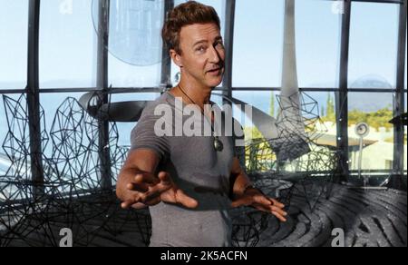 EDWARD NORTON IN GLASS ONION: A KNUTS OUT MYSTERY (2022), DIRETTO DA RIAN JOHNSON. Credito: T-Street / Album Foto Stock