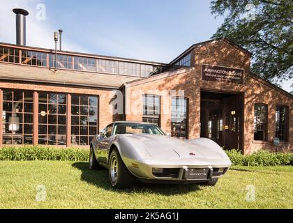 DEARBORN, MI/USA - 18 GIUGNO 2016: Un'auto Chevrolet Corvette del 1955 al Motor Muster di Henry Ford (THF), Greenfield Village, vicino a Detroit. Foto Stock