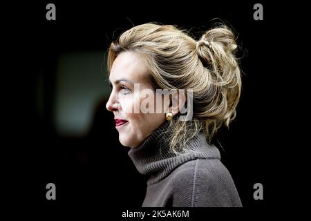 2022-10-07 10:54:13:19 L'AIA - Vivianne Heijnen Segretario di Stato per le infrastrutture e la gestione delle acque arriva al Binnenhof prima del Consiglio dei ministri. ANP ROBIN UTRECHT olanda fuori - belgio fuori Foto Stock