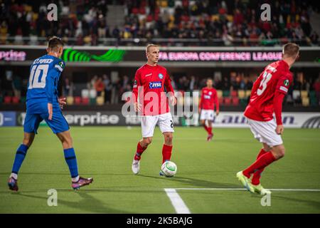 Silkeborg, Danimarca. 06th Ott 2022. Tobias Salquist (20) di Silkeborg SE visto durante la partita della UEFA Europa Conference League tra Silkeborg IF e FCSB al JYSK Park di Silkeborg. (Photo Credit: Gonzales Photo/Alamy Live News Foto Stock