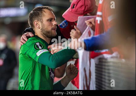Silkeborg, Danimarca. 06th Ott 2022. Il portiere Nicolai Larsen di Silkeborg SE visto dopo la partita della UEFA Europa Conference League tra Silkeborg IF e FCSB al JYSK Park di Silkeborg. (Photo Credit: Gonzales Photo/Alamy Live News Foto Stock