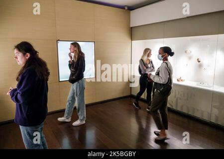 Bogotà Colombia, Santa Fe Museo del Oro interno, Galleria del Museo dell'Oro mostra sicuro mostra case di esposizione pre-colombiana Indigenous Cultures oro sacro Foto Stock