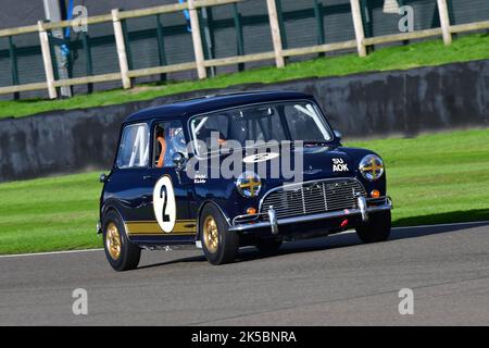 Mark Burnett, Jean-Eric Vergne, Austin Mini Cooper S, St Mary’s Trophy Race, due sessioni di qualificazione seguite da due gare di 25 minuti, vincitrici Foto Stock