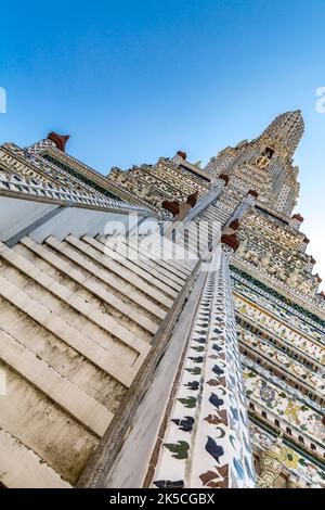 Grande Torre del Tempio, Phra Prang, Wat Arun, Tempio dell'Alba, Bangkok, Thailandia, Asia Foto Stock