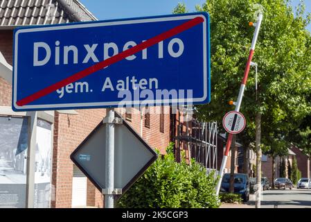 Confine tra i Paesi Bassi, Gelderland, Aalten, Aalten-Dinxperlo e la Germania, basso Reno, Westmuensterland, Muensterland, Westfalia, Renania settentrionale-Vestfalia, NRW, Bocholt, Bocholt-Suderwick, uscita per Dinxperlo e barriera doganale aperta Foto Stock