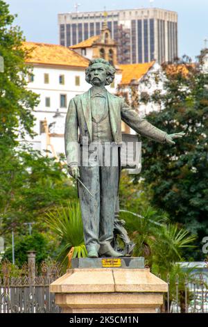 Statua di Carlos Gomes nel centro di Rio de Janeiro, Brasile - 11 settembre 2022: Statua di Carlos Gomes al Teatro Municipal nel centro di Rio de Janeiro. Foto Stock