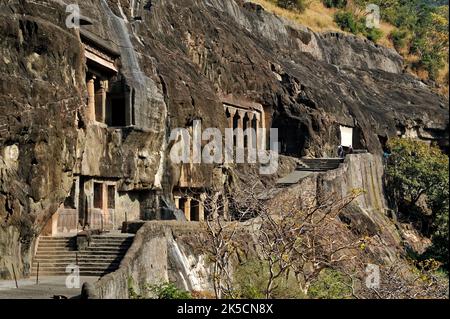 Antiche famose grotte di Ajanta patrimonio mondiale dell'UNESCO vicino Aurangabad stato Maharashtra India Foto Stock