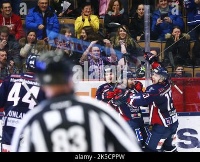 Linköping HC vs. Frölunda Indians (Frölunda Hockey Club), Svedese Hockey League, nell'arena di Saab, Linköping, Svezia. Nella foto: Garrett Roe, Linköping HC, allieta dopo un gol. Foto Stock