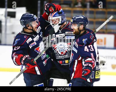 Linköping HC vs. Brynäs IF, Svedese Hockey League, in Saab arena, Linköping, Svezia. Nella foto: Marcus Högberg, portiere Linköping HC, dopo la partita. Foto Stock