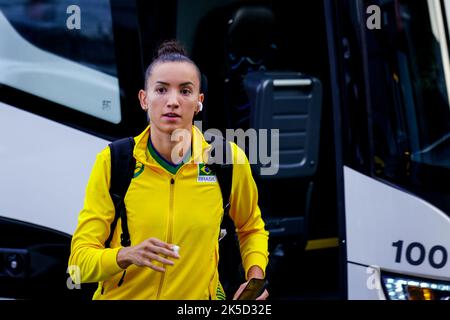 ROTTERDAM, PAESI BASSI - 7 OTTOBRE: Gabriela Braga Guimaraes del Brasile prima della partita di fase 2 del Pool e tra Brasile e Paesi Bassi il giorno 14 del Campionato Mondiale FIVB Volleyball Womens 2022 al Rotterdam Ahoy il 7 ottobre 2022 a Rotterdam, Paesi Bassi (Foto di Rene Nijhuis/Orange Pictures) Credit: Orange Pics BV/Alamy Live News Foto Stock