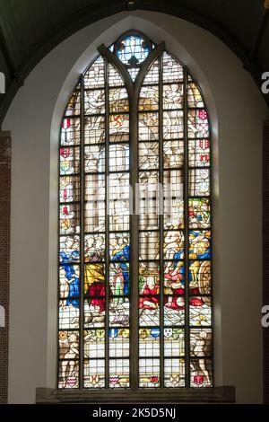 Paesi Bassi, Gouda, Sint Janskerk, famose vetrate, "la libertà di coscienza". Foto Stock