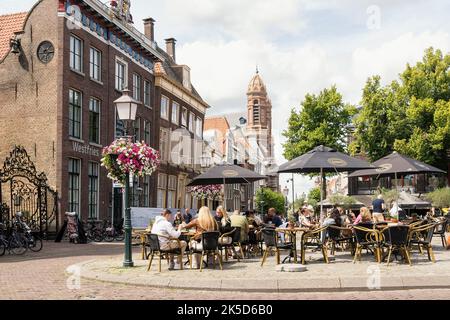 Paesi Bassi, Hoorn, città vecchia, de Roode Steen, storico mercato del formaggio, caffè today Foto Stock