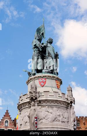 Jan Breydel e Pieter de Coninck Monument, Grote Markt, Bruges, Fiandre Occidentali, Fiandre, Belgio Foto Stock