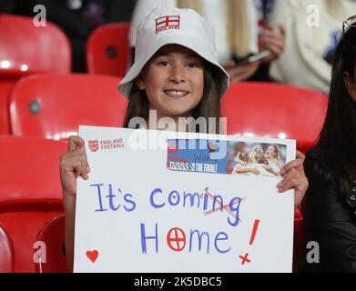 Londra, Regno Unito. 7th ottobre 2022. Un fan inglese prima della partita internazionale amichevole al Wembley Stadium, Londra. Il credito dell'immagine dovrebbe essere: Paul Terry / Sportimage Credit: Sportimage/Alamy Live News Foto Stock