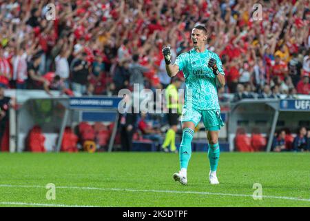 Ottobre 05, 2022. Lisbona, Portogallo. Portiere di Benfica dalla Grecia Odisseas Vlachodimos (99) in azione durante il gioco del 3rd° turno del Gruppo H per la UEFA Champions League, Benfica vs Paris Saint-Germain © Alexandre de Sousa/Alamy Live News Foto Stock