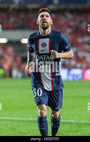 Ottobre 05, 2022. Lisbona, Portogallo. L'uscita di Parigi Saint-Germain dall'Argentina Lionel messi (30) in azione durante il gioco del 3rd° turno del Gruppo H per la UEFA Champions League, Benfica vs Paris Saint-Germain © Alexandre de Sousa/Alamy Live News Foto Stock