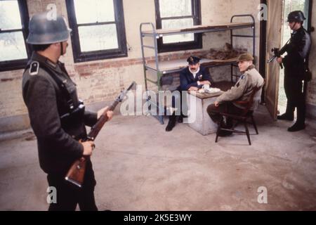 1 gennaio 1996, Colditz, Germania: Tour realistici del Castello Colditz, un castello rinascimentale nella città di Colditz il castello ha guadagnato l'infamia internazionale come il luogo di un campo di prigionia nazista di guerra durante la seconda guerra mondiale La gestione del castello fu superata dalla Colditz Castle Historical Society nel 1996. Nel 2006 il castello subì un significativo restauro e ora include sia un museo che visite guidate che mostrano alcuni dei tunnel di fuga costruiti dai prigionieri. Il cortile esterno è stato trasformato in un ostello/hotel per la gioventù. (Credit Image: © Keystone Press Agency/ZUMA Press Wire Foto Stock