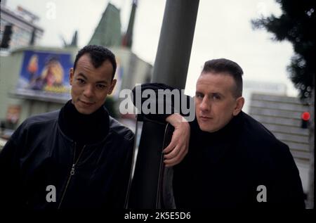 FINE GIOVANI CANNIBALI - Gruppo rock britannico con Roland Gift alla voce circa 1988-los angeles ca Foto Stock