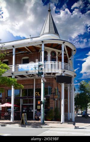 Il Weatherford Hotel - un punto di riferimento del 1900 all'angolo tra e Aspen e N Leroux nel centro di Flagstaff, Arizona Foto Stock
