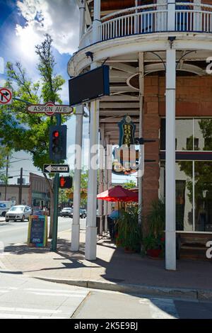 Il Weatherford Hotel - un punto di riferimento del 1900 all'angolo tra e Aspen e N Leroux nel centro di Flagstaff, Arizona Foto Stock