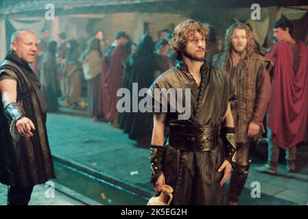 RAY WINSTONE, HUGH DANCY, JOEL EDGERTON, King Arthur, 2004 Foto Stock