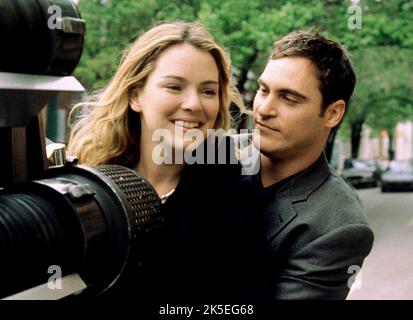 JACINDA BARRETT, Joaquin Phoenix, scaletta 49, 2004 Foto Stock