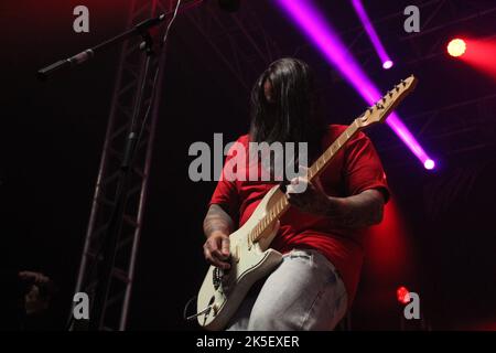 Curitiba, Parana, Brasil. 7th Ott 2022. (INT) Concerto di Detonautas durante la Rock Session 2022 a Curitiba. Credit: ZUMA Press, Inc./Alamy Live News Foto Stock